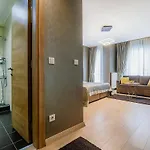 Zambak Apartments